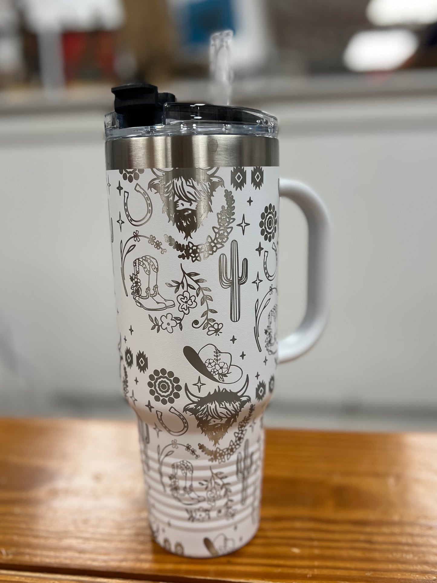White Howdy Highland Cow Tumbler